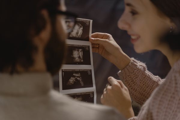  怀孕期间男孩和女孩的症状是什么?区分男女的方法有哪些