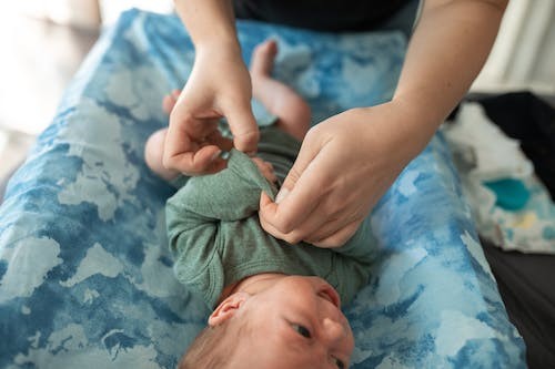  孕妇刚怀孕的男孩和女孩的症状是什么?是的吗?孕妇可以看看