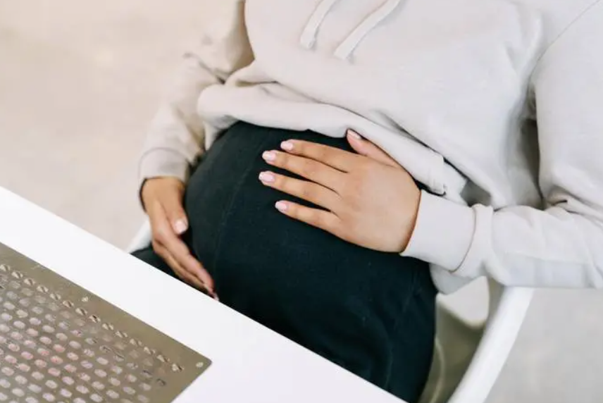  晨吐是男孩还是女孩?如何在怀孕早期检测男孩和女孩